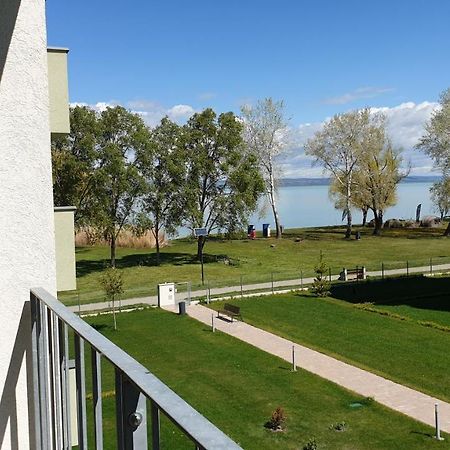 Lelle Resort B20 Балатонлеле Екстериор снимка
