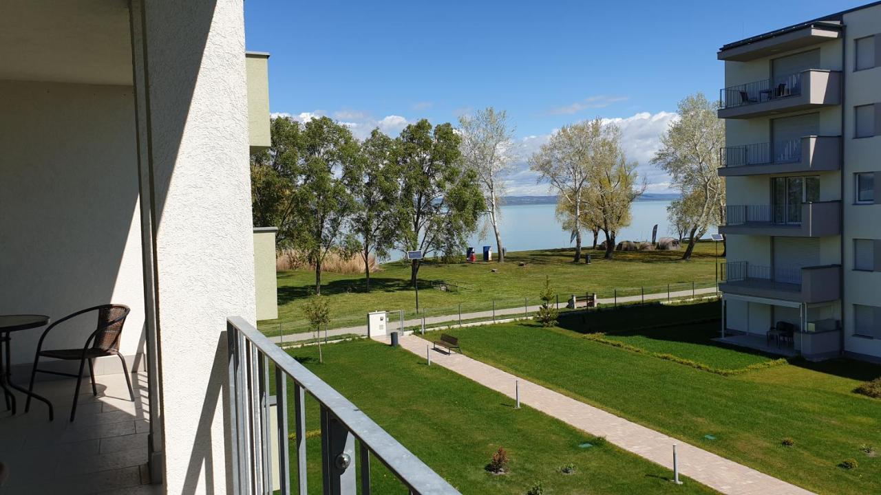 Lelle Resort B20 Балатонлеле Екстериор снимка