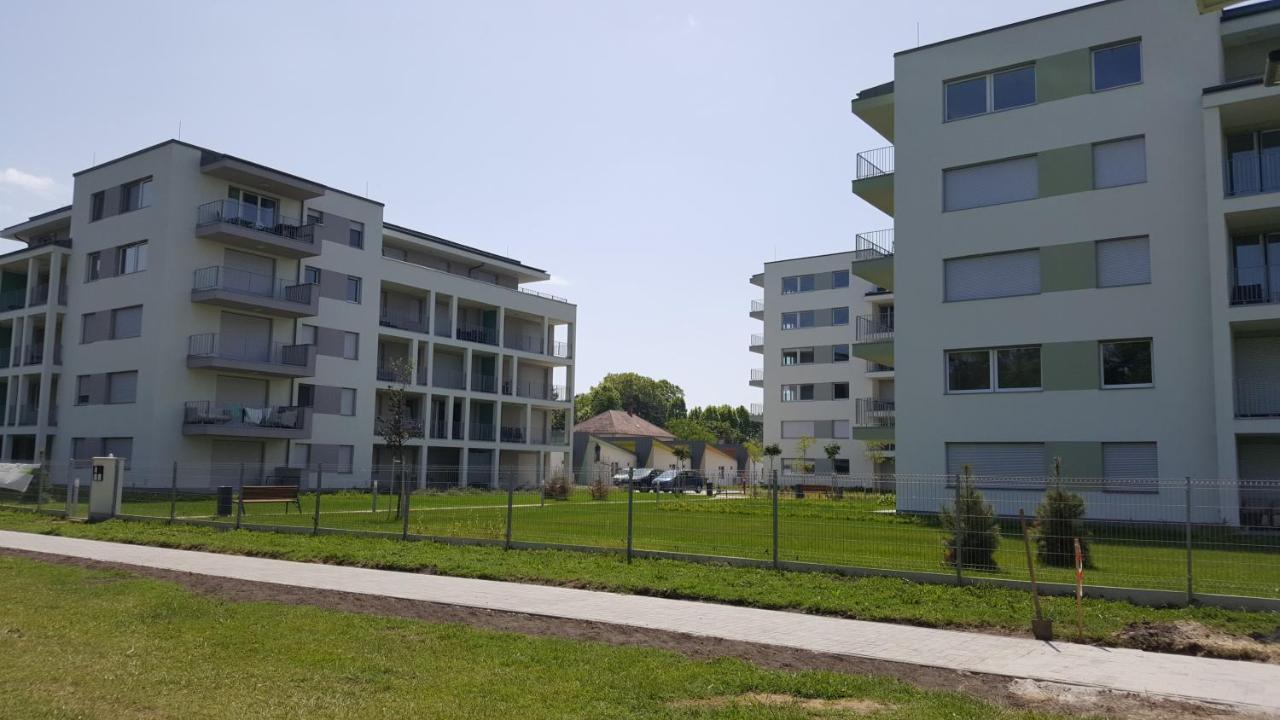 Lelle Resort B20 Балатонлеле Екстериор снимка