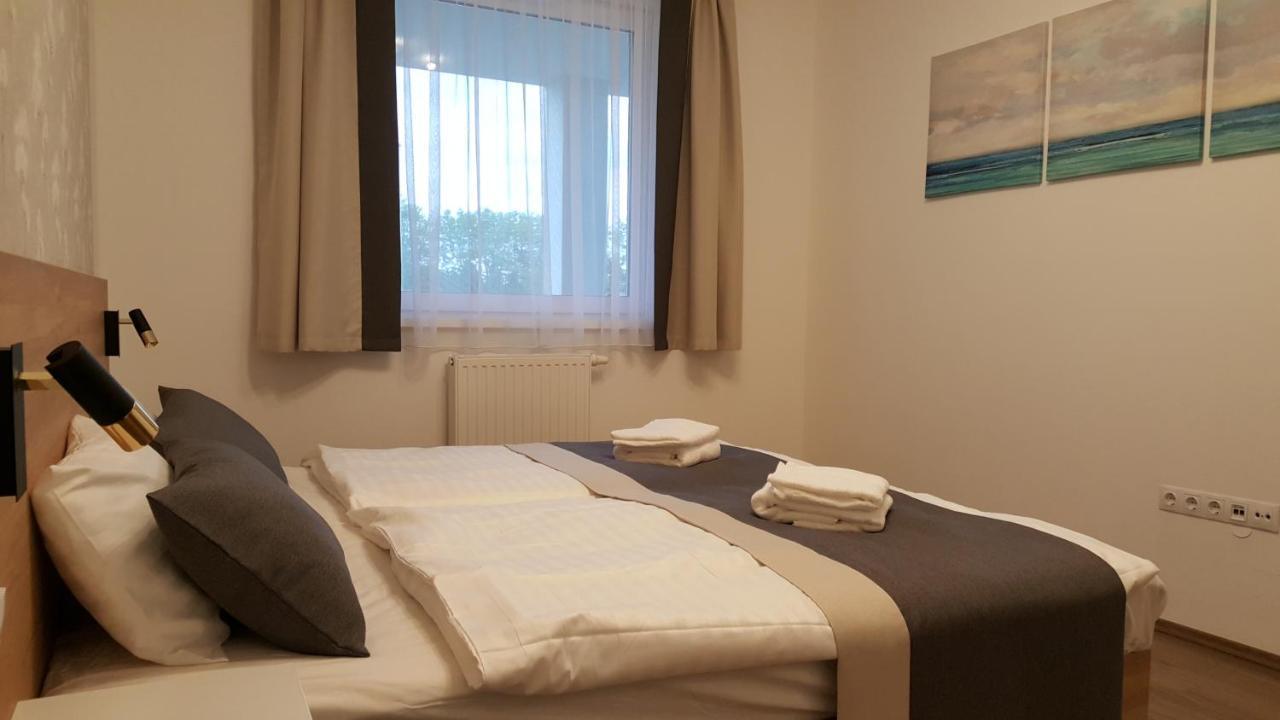 Lelle Resort B20 Балатонлеле Екстериор снимка
