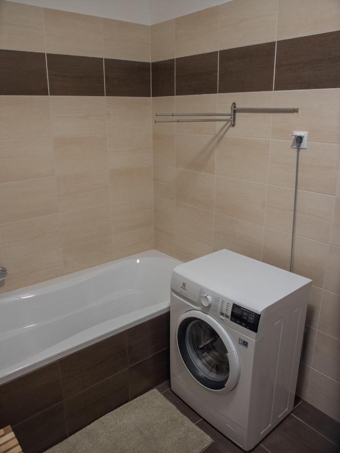 Lelle Resort B20 Балатонлеле Екстериор снимка