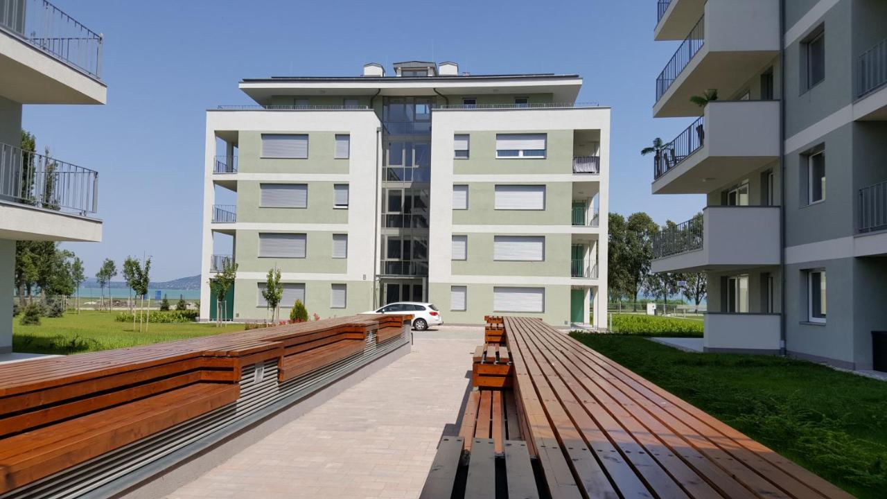 Lelle Resort B20 Балатонлеле Екстериор снимка
