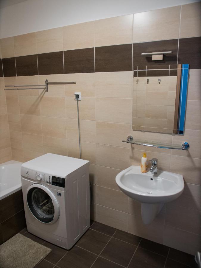 Lelle Resort B20 Балатонлеле Екстериор снимка